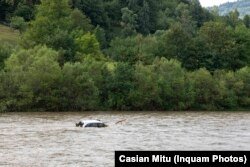 Urmări ale inundațiilor aparute în urma unor ploi torențiale în amonte de localitatea Broșteni, județul Suceava, 28 iulie 2025