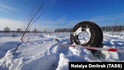 Поиски обломков на месте крушения самолета Ан-148 "Саратовских авиалиний" в Подмосковье, февраль 2018