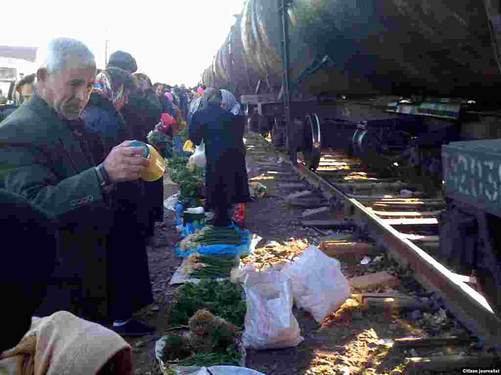 Qatar bazarı - R&ouml;vşən g&ouml;ndərib.&nbsp;