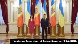 Мая Санду 12 січня перебуває з офіційним візитом в Україні. Це перший її закордонний візит із моменту обрання президенткою Молдови восени