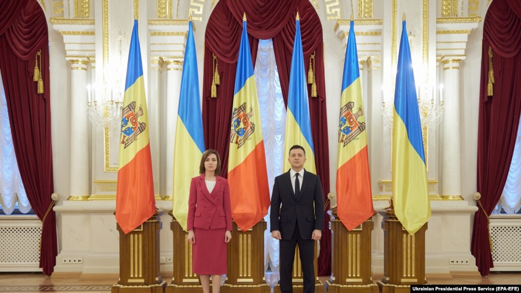 Украинаву Молдова, бо як чашм ба Русия, созиши нави ҳамкориҳои стратегиро имзо карданд