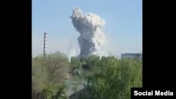 Последствия взрыва на заводе в Усть-Каменогорске. Скрин с видео Instagram-страницы oskemenlive 