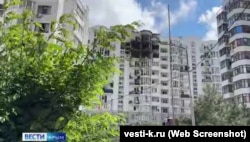 Многоэтажка по улице Красноармейской в Ялте, поврежденная БпЛА во время воздушной атаки Сил обороны Украины, июль 2026 года