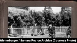 Людзі, якія паміраюць ці памерлі ад голаду на вуліцы Харкава, 1933