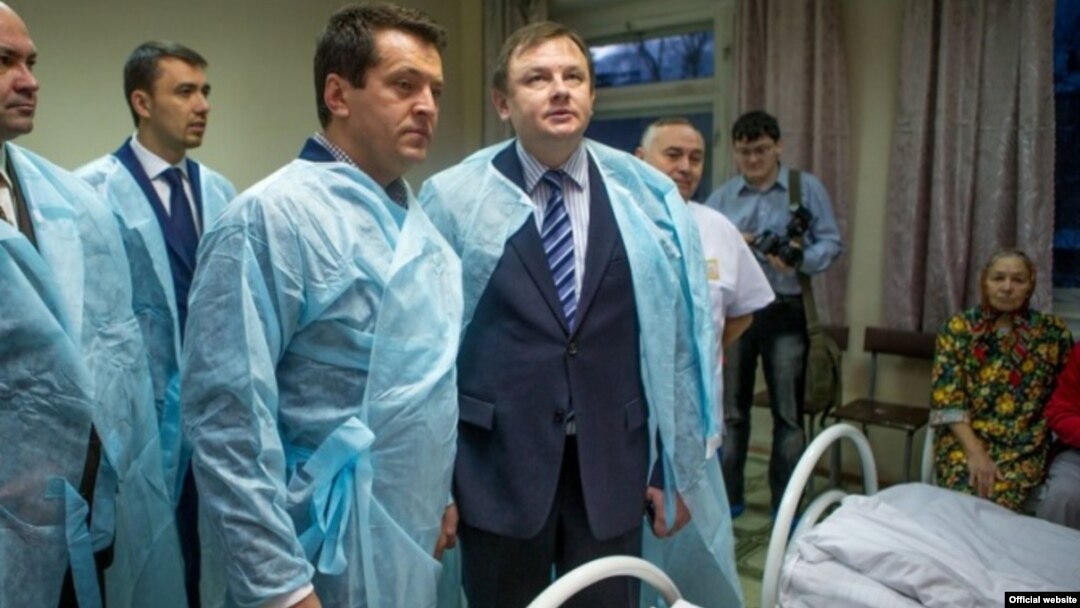 Адель Вафин (справа)