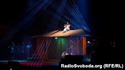 Сцена із вистави «Коляда та й Плєс». Київ, 14 січня 2026 року