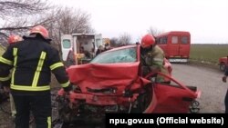 У результаті ДТП загинули 16-річні водій та пасажир Opel Astra. 40-річний керманич другого легковика і його 41-річний пасажир, обидва військові, отримали тілесні ушкодження, з якими госпіталізовані