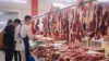 Бишкек шаарындагы "Ош базарынын" эт бөлүмү.