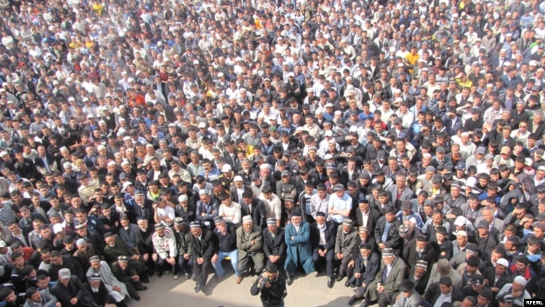 Жалолободда ўтган митингга минглаб ўзбеклар келди.