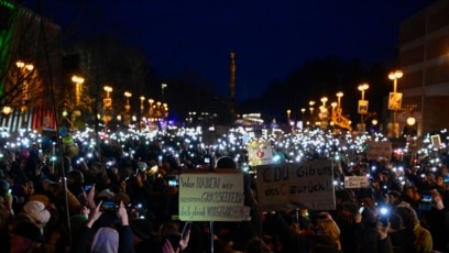 Няколко десетки хиляди души протестираха в неделя в Берлин срещу