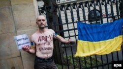 Акція протесту проти агресії Росії в Україні у Празі, 25 лютого 2015 року