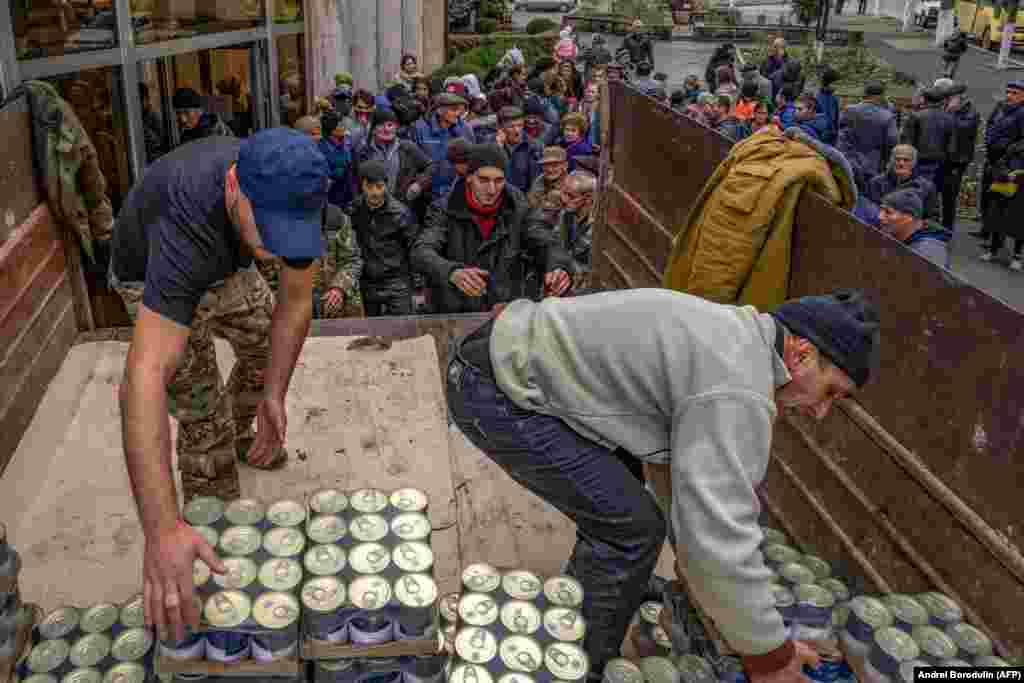 Food aid is delivered to Stepanakert on November 22.