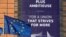 Steagul UE lângă sediul Comisiei Europene din Bruxelles
