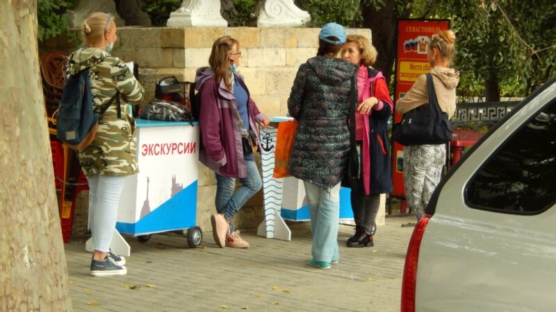 Коронавирус: в Севастополе проводят автобусные и морские экскурсии, несмотря на запрет властей