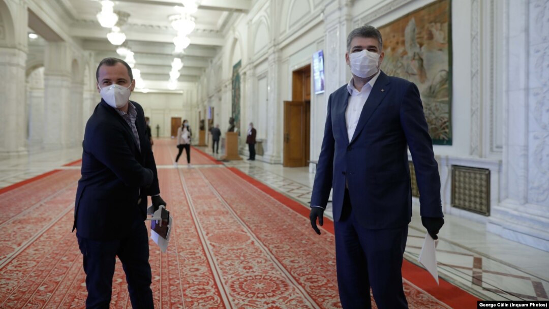 Președintele Camerei Deputaților susține că România nu e subordonată Rusiei pentru a-i da explicații despre strategia de apărare. Marcel Ciolacu și liderii partidelor parlamentare au explicat rolul scutului defensiv de la Deveselu și relația cu NATO. Marcel Ciolacu (foto dreapta)