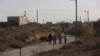 Mladi jevrejski doseljenici šetaju u Amoni, izraelskoj ispostavi na Zapadnoj obali, istočno od palestinskog grada Ramale (arhivska fotografija)