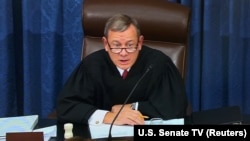 John Roberts, șeful Curții Supreme de Justiție prezidând prima sesiune de impeachment a Senatului american, 16 ianuarie 2020