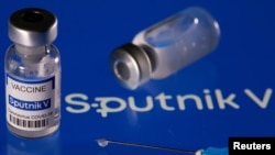 Vaccinul Sputnik V a fost aprobat, în Rusia, în august 2020.