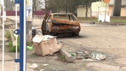 As Russia Advances On Pokrovske, Ukrainian Police Rush To Evacuate Residents
