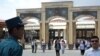 Кузатувчиларга кўра¸ Ўзбекистон ҳудудидаги қадим шаҳарларни кўришга иштиëқмандлар кўп бўлиғига қарамай¸ мамлакатга кириб-чиқишнинг қийинлиги ва Ўзбекистоннинг полиция давлати экани¸ эҳтимолий сайëҳларни чўчитмоқда.
