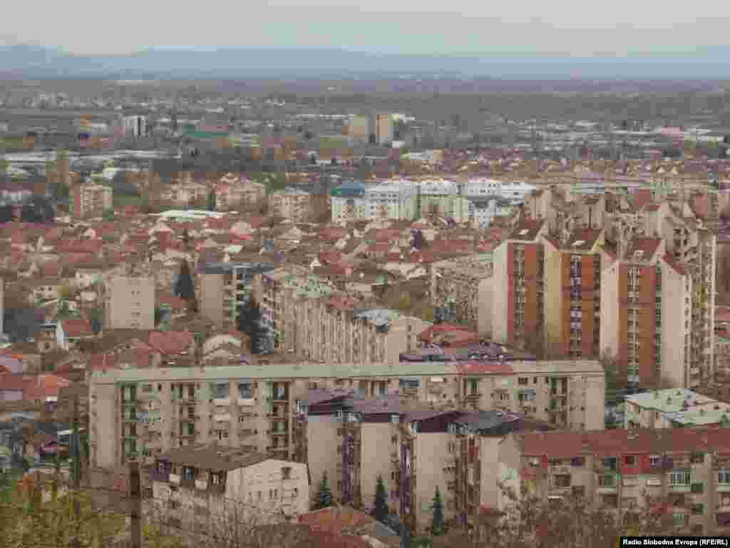 МАКЕДОНИЈА -&nbsp;На четириесет и двегодишен битолчанец му се слошило откако испил вода во угостителски објект по што бил пренесен во Клиничката болница во Битола, а оттаму на Клиниката за токсикологија во Скопје. Директорот на Клиниката за токсикологија во Скопје, Ридван Бајрами во изјава за МИА потврди дека кај нив е примен пациент од Битола, кој според исказот, побарал вода во угостителски објект, но наместо тоа му е дадено корозивно средство.