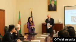 ABŞ-nyň Türkmenistandaky ilçisi Metýu Klimou türkmen mirasy üçin 150 müň dollar möçberinde grant berdi.