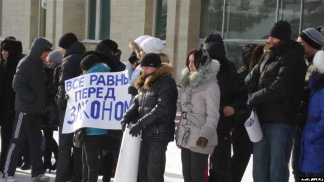  Гаделлек таләп иткән пикет(Архив фотосы)