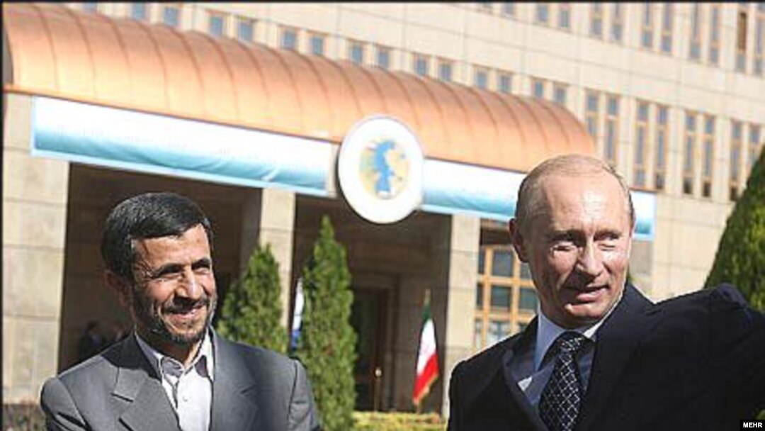 По мнению наблюдателей, Путин воспользовался прикаспийским саммитом для поездки в Иран по облегченному протоколу