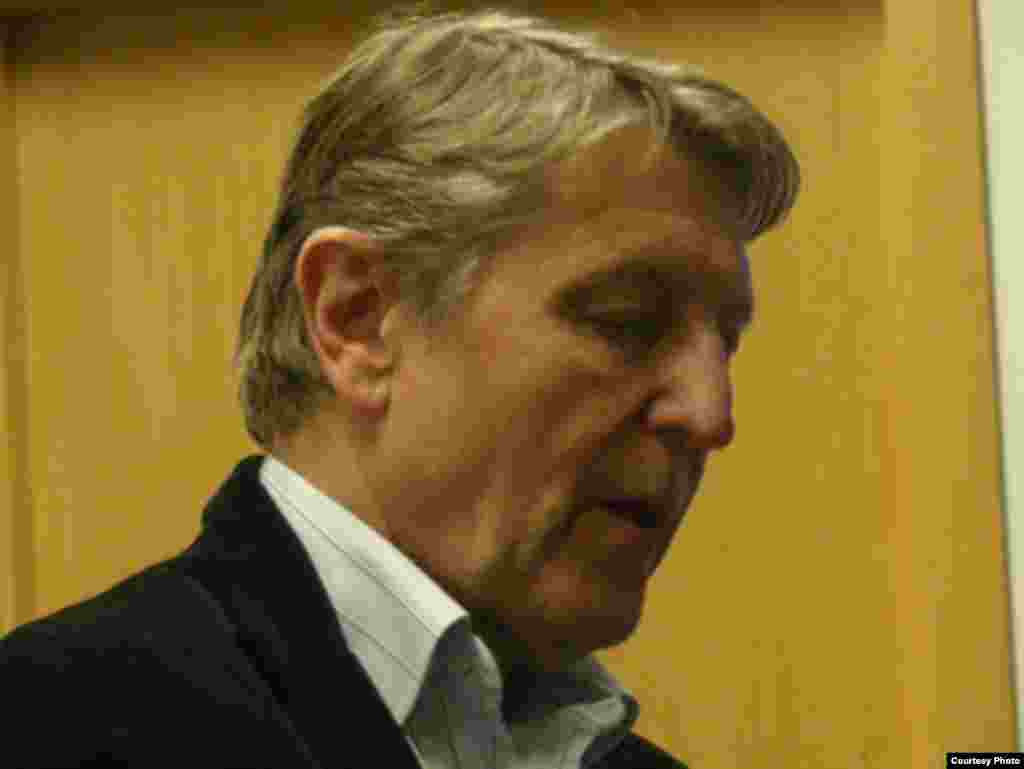 Andrei Șerban la Institutul Cultural Român din Praga - Onegin in Putin's s Russia, Narodni Divadlo, Prague, A.Serban, Mar.2009