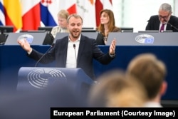 Депутат Європарламенту Даніель Фрьонд (Німеччина). Партія «Зелені», Комітет Європарламенту з бюджетного контролю. Страсбург, Франція, 19 травня 2026 року