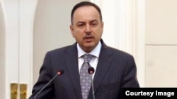 د افغانستان مالیې وزیر اکلیل حکیمي.