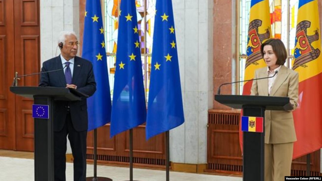 Președintele Consiliului European, Antonio Costa, și președinta Republicii Moldova, Maia Sandu, la o conferință comună pe 3 martie, la Chișinău.