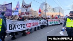 Protest prosvetnih radnika u Beogradu na kom se okupilo više hiljada ljudi, 25.2.2025.