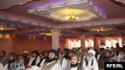 د افغانستان د ۲۶ ولايتونو استازي دغې غونډې ته سره راټول شوي وو.