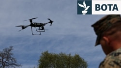 Ukrainasit e mësojnë NATO-n për luftime me dronë