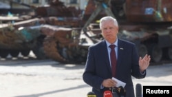 Lindsey Graham obraća se novinarima u svojoj poslednjoj poseti Kijevu, 10. jul 2026. 