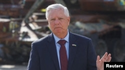 Линдси Грэм аз ҷонибдорони сарсахти Украина дар Конгресс буд