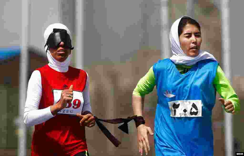 مسابقات دو و میدانی بانوان معلول در مجموعه ورزشی آفتاب تهران برگزار شد &nbsp;