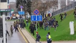 Во Белорусија продолжуваат апсењата на антивладините протести