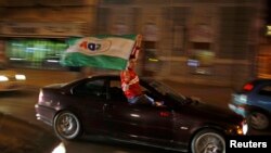 Simpatizuesit nga Partia e Aksionit Demokratik...