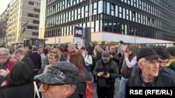 Skup ispred televizije N1 zbog razrešenja dosadašnjeg direktora te televizije Igora Božića, 7.4.2026. 