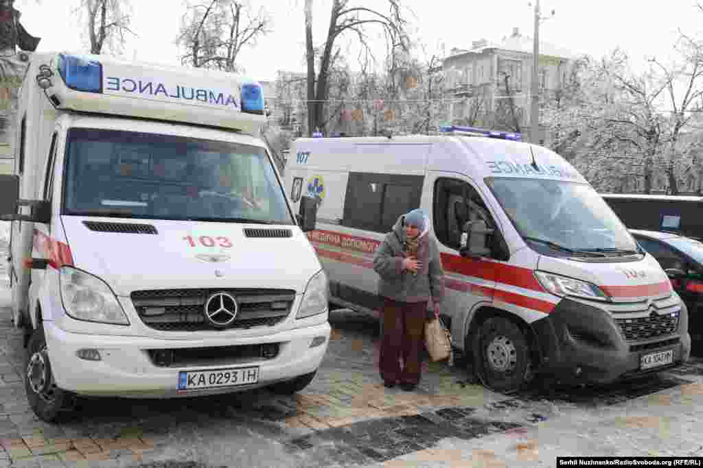 В останню путь Сергія проводжали під сирени автомобілів швидкої допомоги. Київ, 12 січня 2026 року