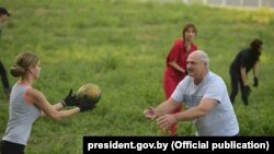Лукашенко на городі