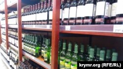 Алкогольная продукция в магазине. Иллюстративное фото.