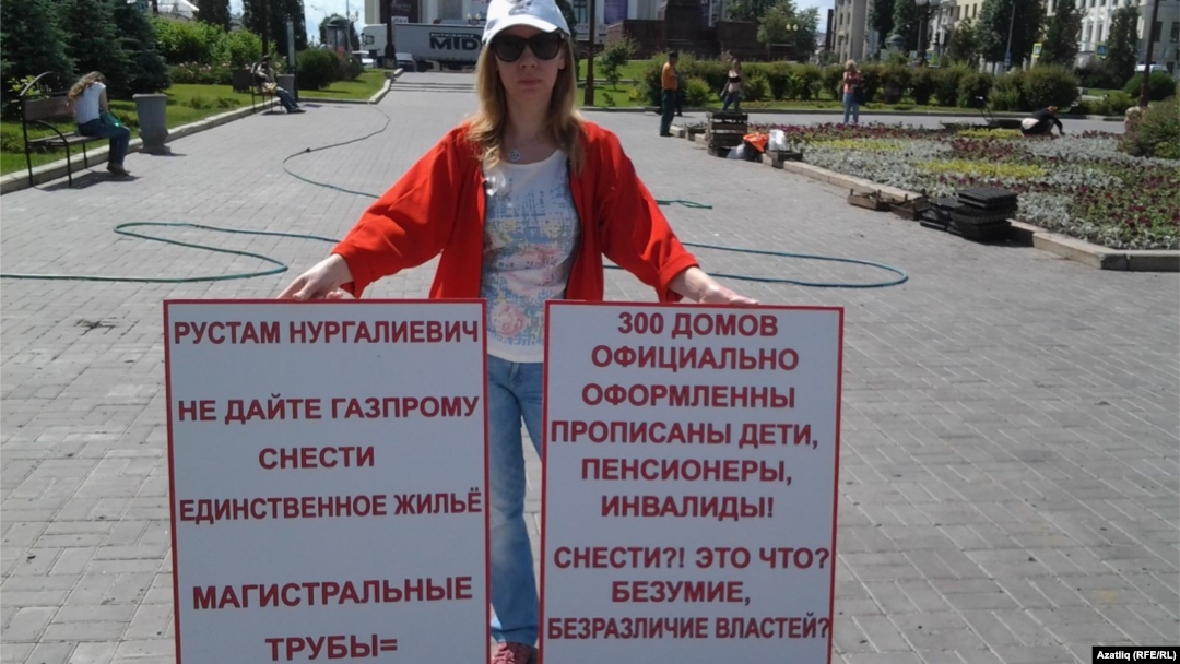 Салмачта яшәүче Гүзәл ханым Казанның Ирек мәйданында 