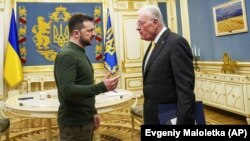 Volodimir Zelenski Kiyevdə Kit Kelloqla görüşür.