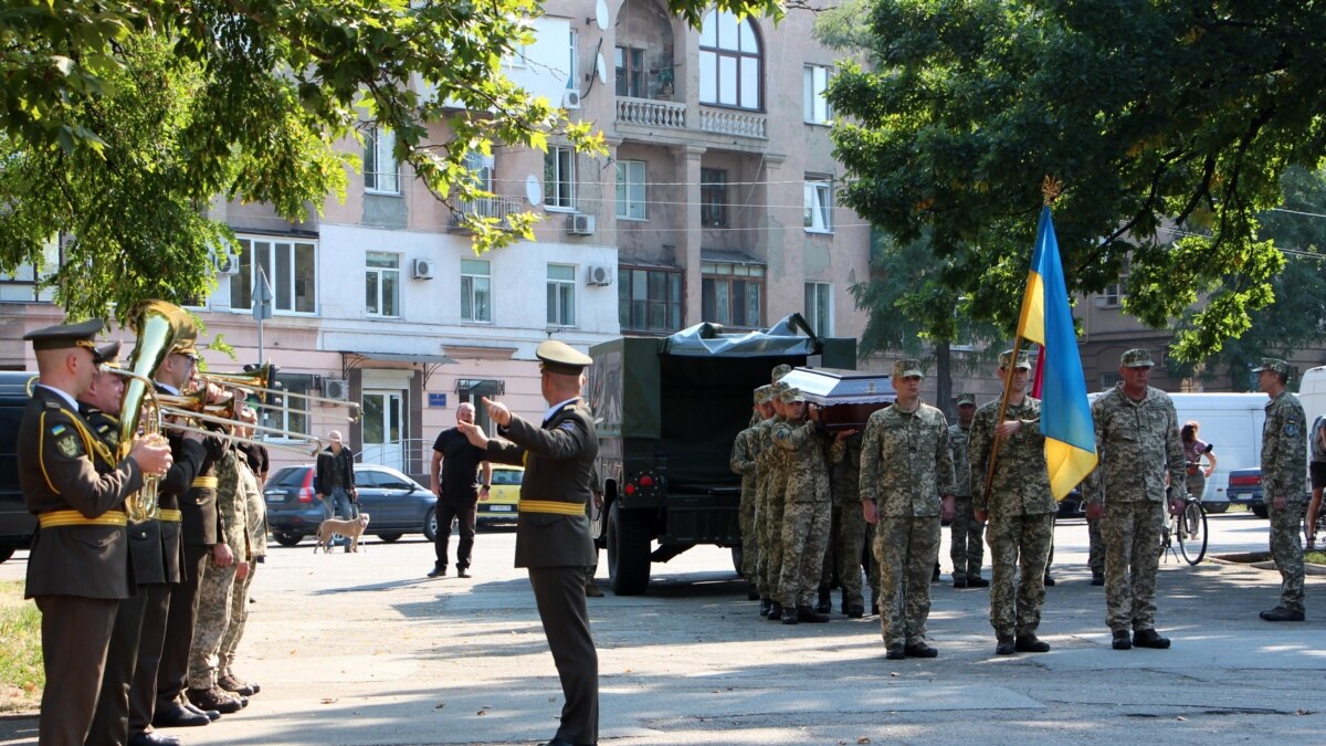 У Запоріжжі попрощалися із загиблим на Донбасі розвідником (фото)