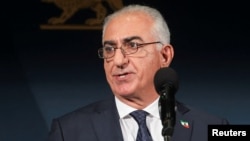 Спадкоємний принц Ірану в екзилі Реза Пахлаві