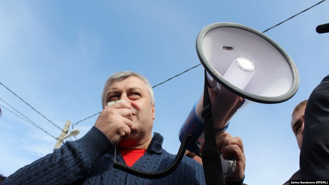 Последние месяцы Эдуард Кокойты напоминает марафонца, твердо задавшегося целью дойти до финиша победителем