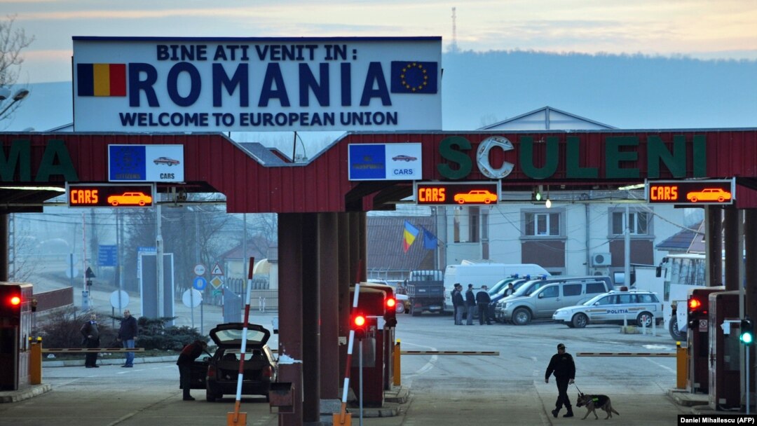 Punctul de trecere a frontierei Sculeni dinspre România spre Republica Moldova, pe 18 ianuarie 2011, an din care România îndeplinește condițiile tehnice de aderare la spațiul Schengen.
